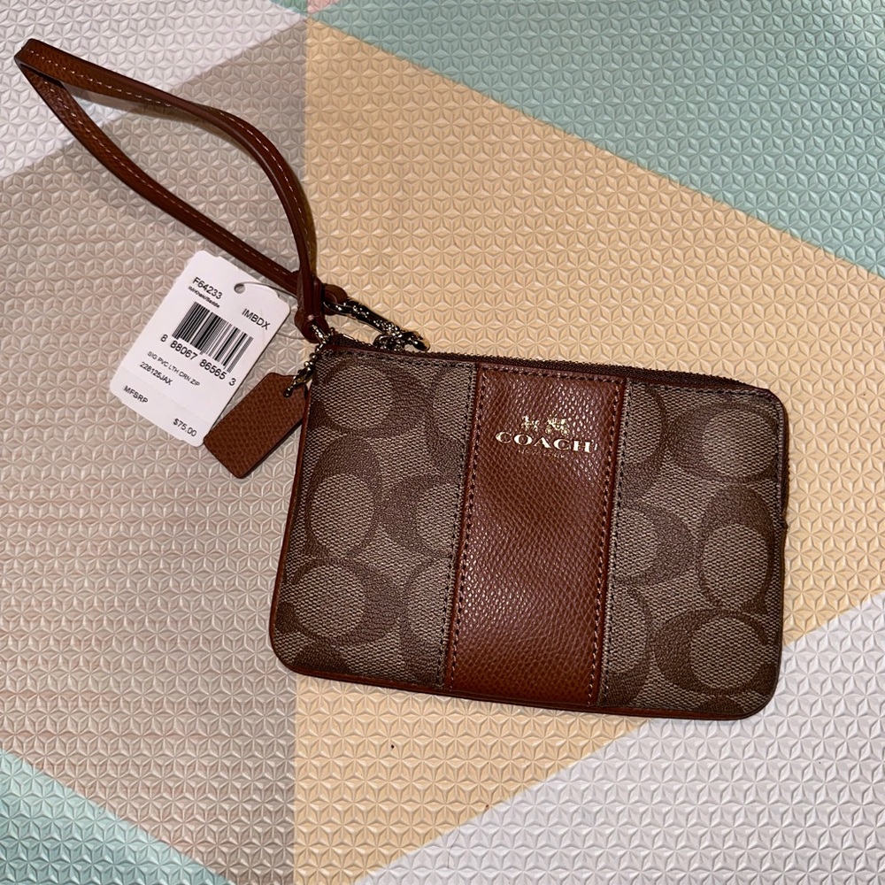 Coach brown wristlet new with tag